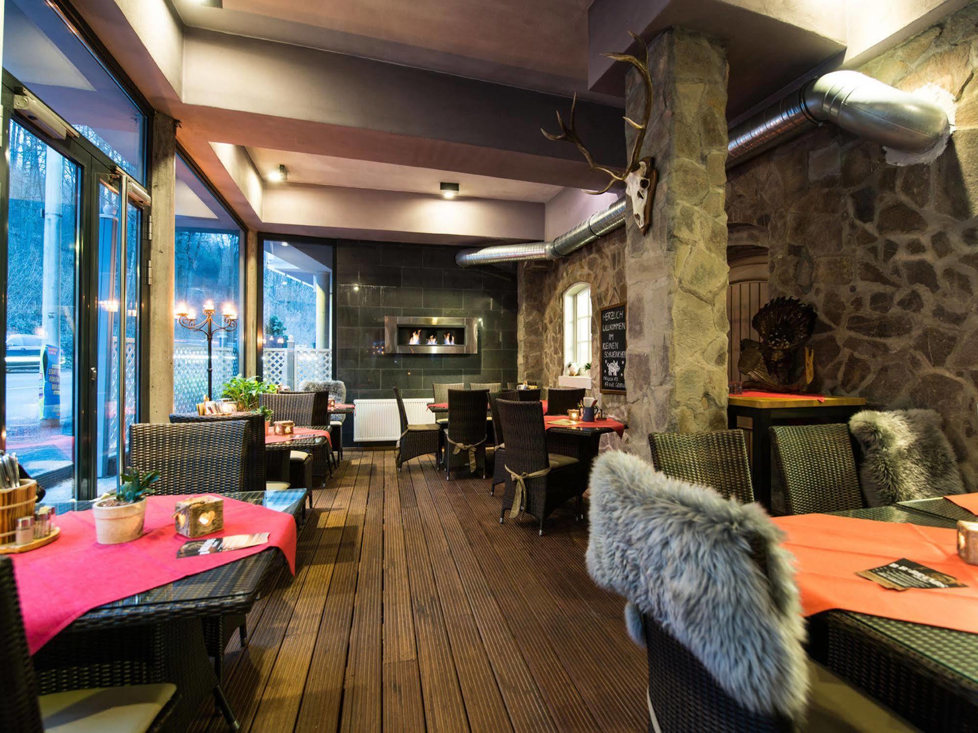 Design-Konferenzhotel & Restaurant Steinernes Schweinchen Kassel Exterior foto